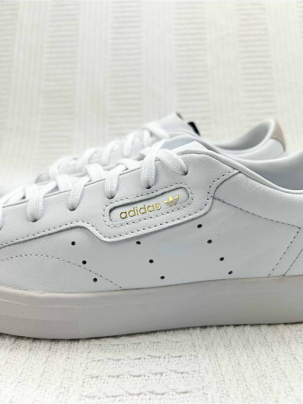 Adidas Sleek Sneaker Cloud White DB3258 Size Women's 9 - Picture 3 of 16